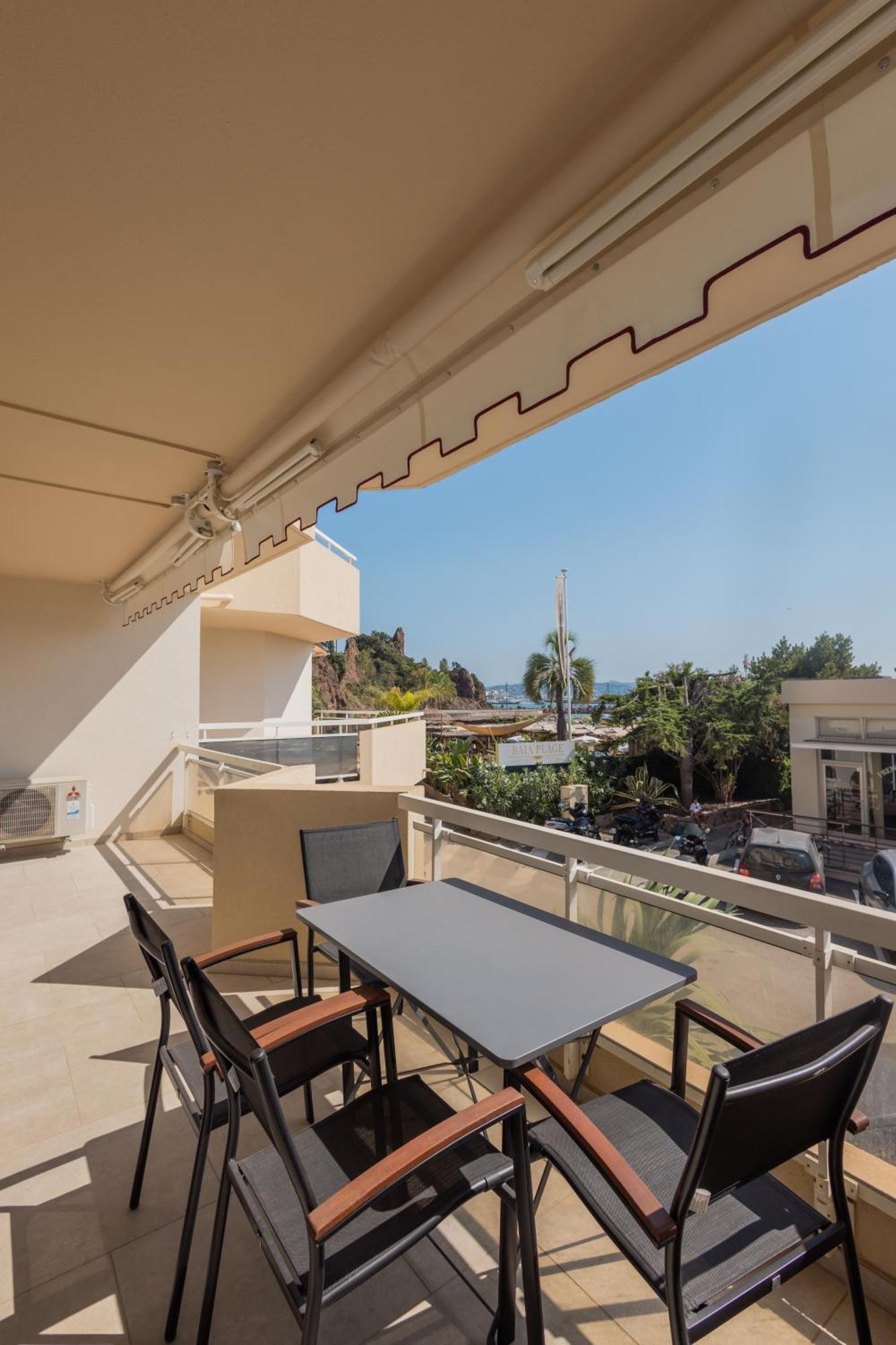 Riviera Beach Hotel Мандельє-ла-Напуль Екстер'єр фото