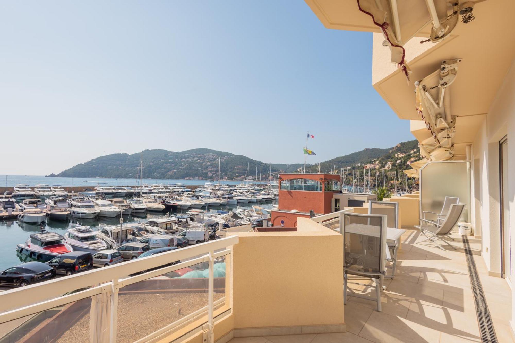 Riviera Beach Hotel Мандельє-ла-Напуль Екстер'єр фото