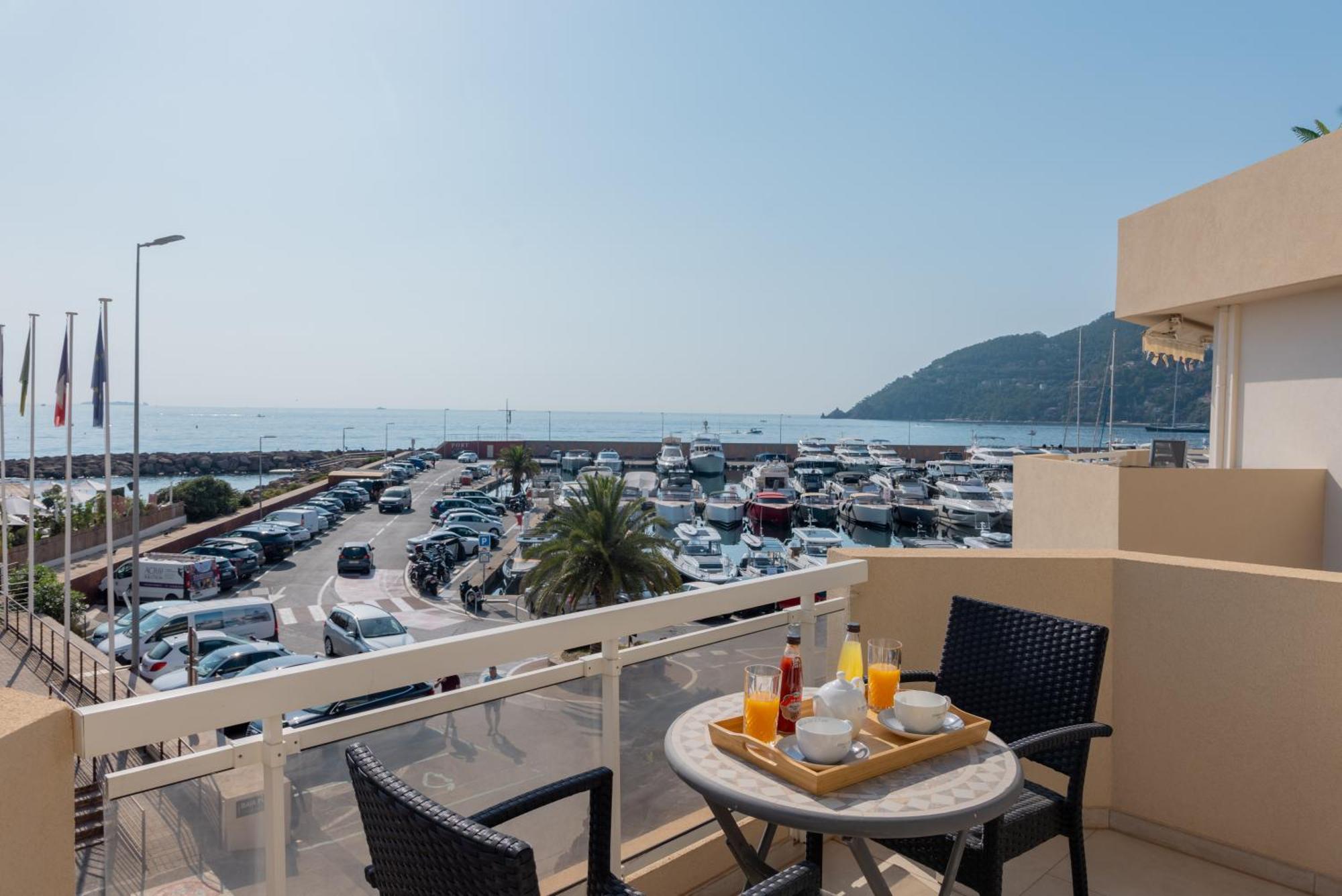 Riviera Beach Hotel Мандельє-ла-Напуль Екстер'єр фото