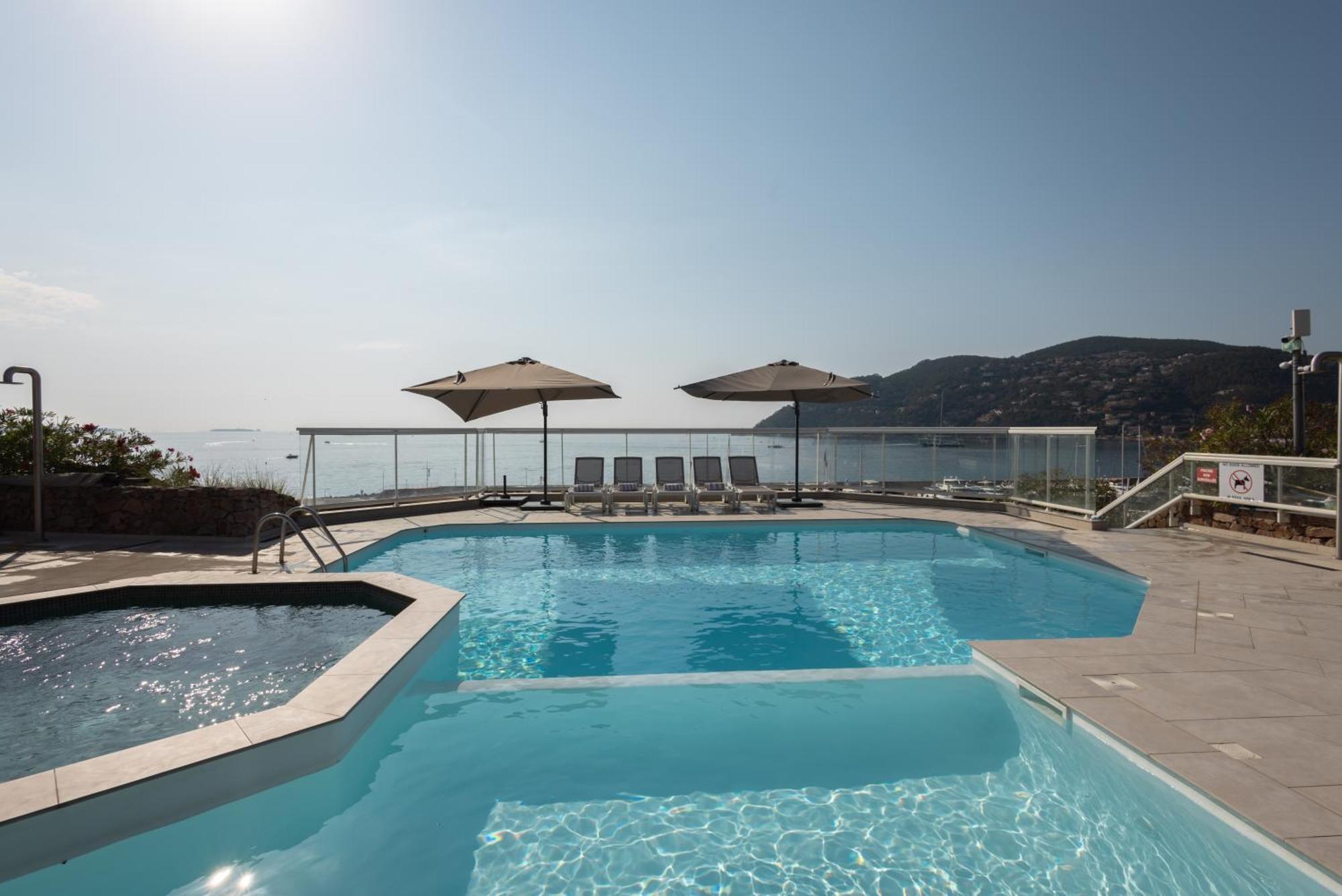 Riviera Beach Hotel Мандельє-ла-Напуль Екстер'єр фото